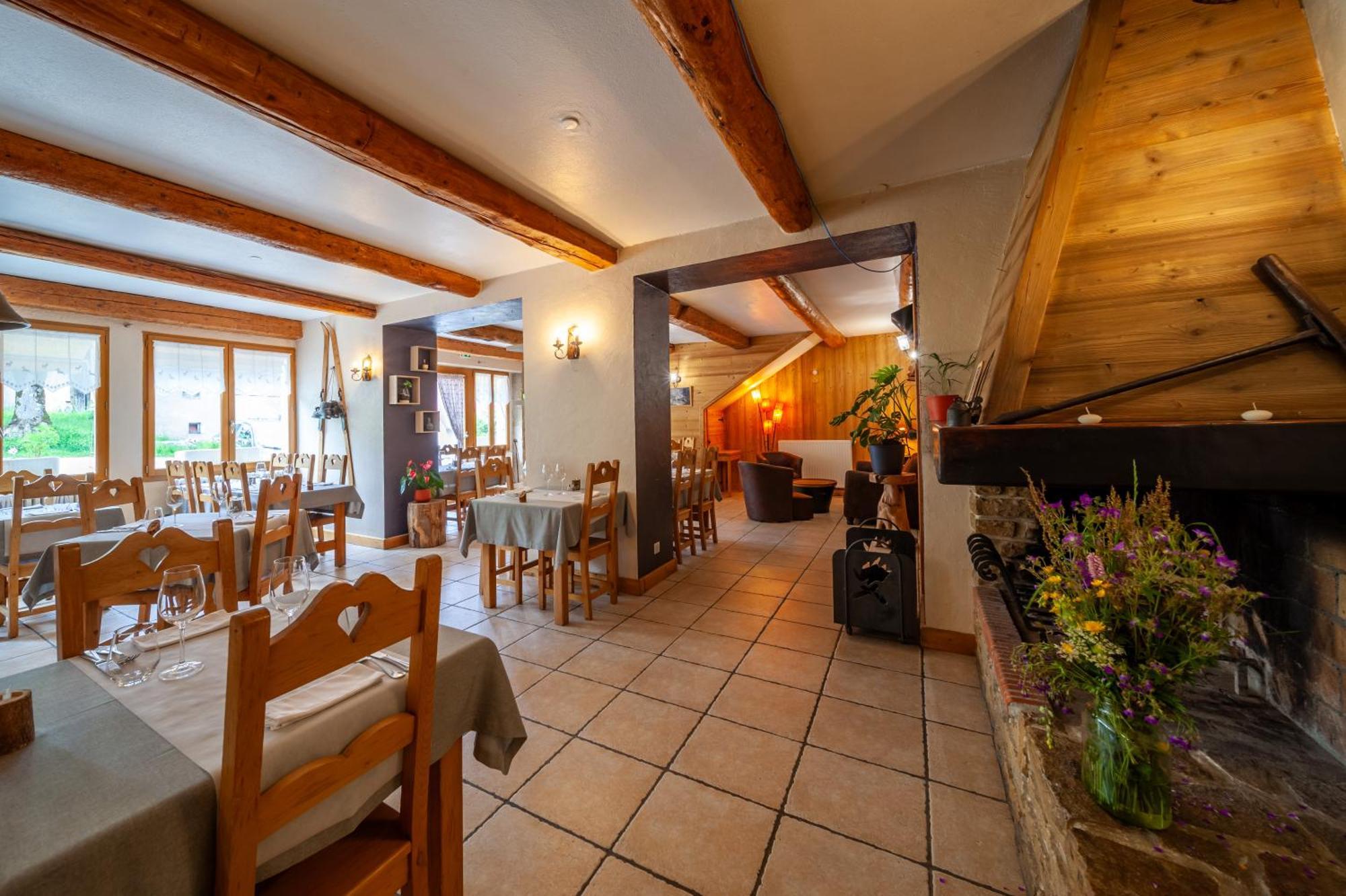 Auberge Des Montauds - Hotel & Restaurant فيلارد دي لانس المظهر الخارجي الصورة