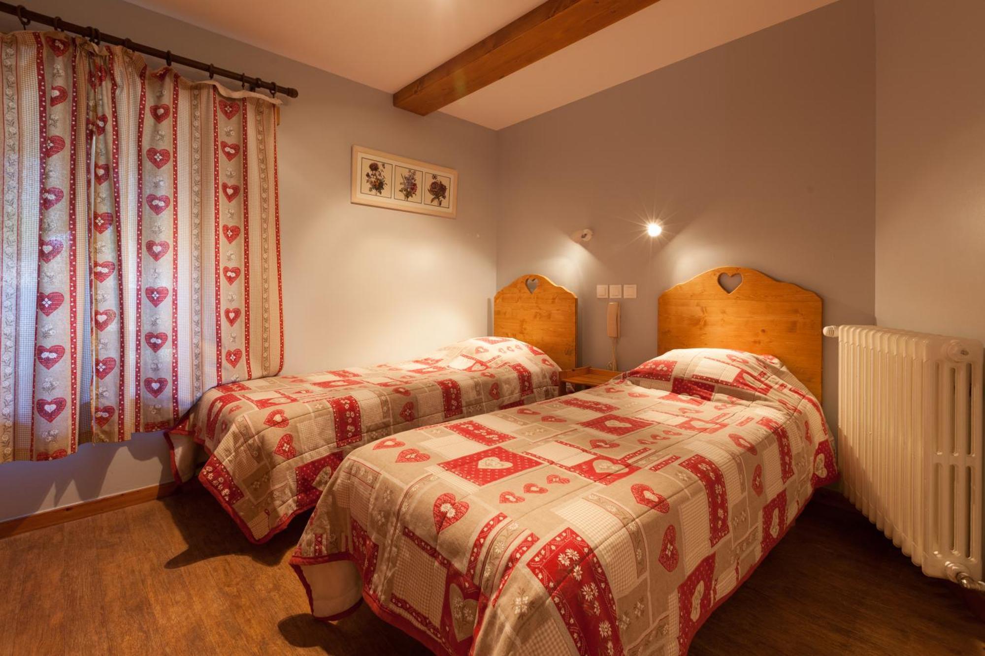 Auberge Des Montauds - Hotel & Restaurant فيلارد دي لانس الغرفة الصورة