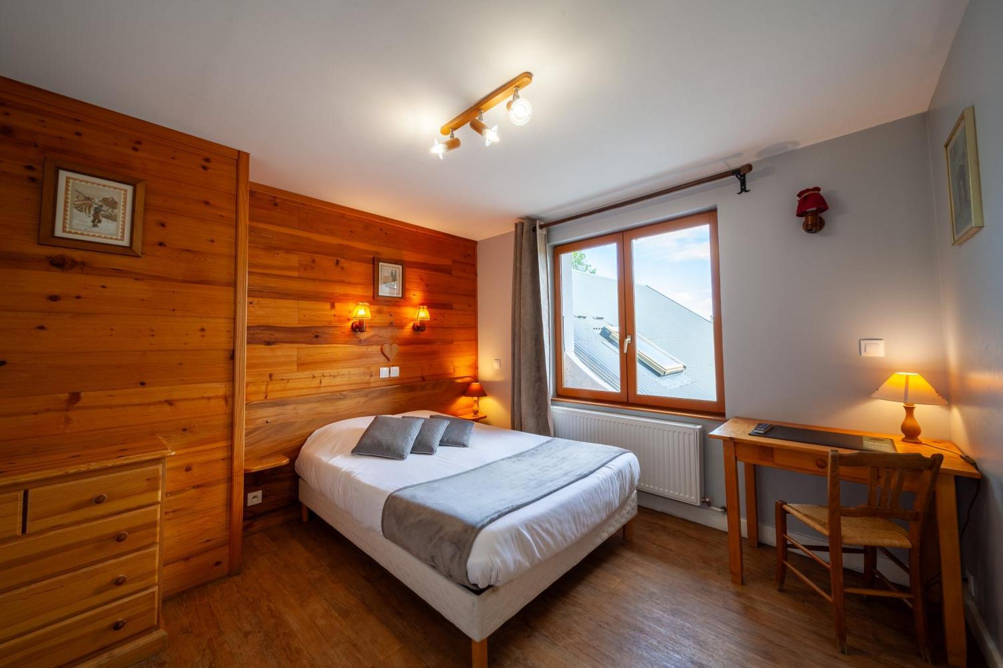 Auberge Des Montauds - Hotel & Restaurant فيلارد دي لانس الغرفة الصورة